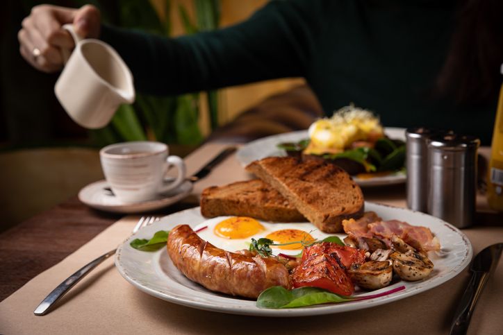 Pengalaman Sarapan Autentik Ala Inggris di King Diner